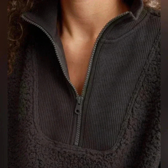 Aerie Dream Sherpa Quarter Zip Sweatshirt Smoked Gray NWT Size Small - Picture 2 of 6